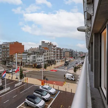 Huswell - Charming And Cozy With Sea View Apartment Koksijde